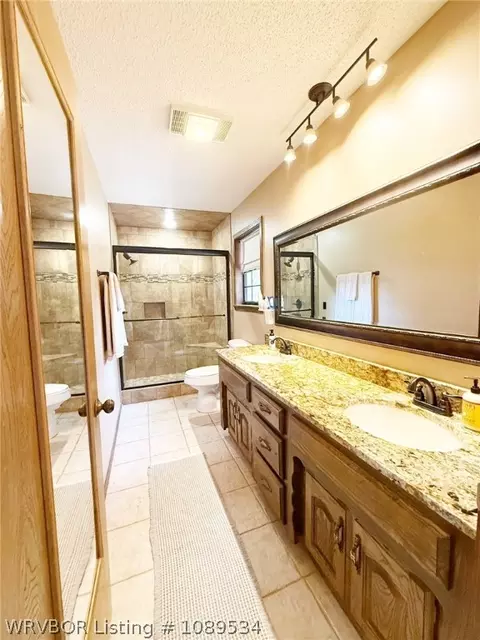 Bath - 911 E Hazel St, Sallisaw, OK 74955 photo 1 of 5