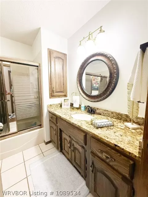 Bath - 911 E Hazel St, Sallisaw, OK 74955 photo 4 of 5