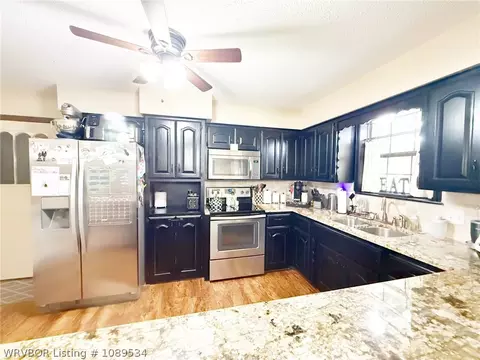 Kitchen - 911 E Hazel St, Sallisaw, OK 74955 photo 5 of 5