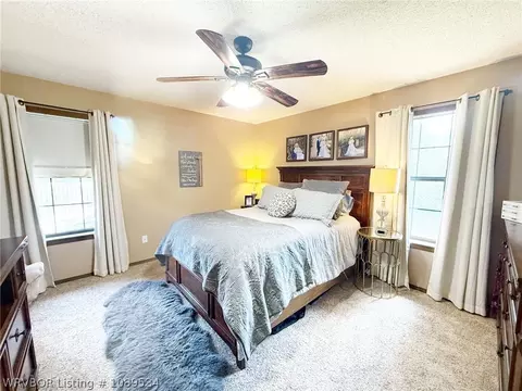Bedroom - 911 E Hazel St, Sallisaw, OK 74955 photo 4 of 11
