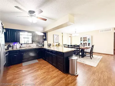 Kitchen - 911 E Hazel St, Sallisaw, OK 74955 photo 2 of 5