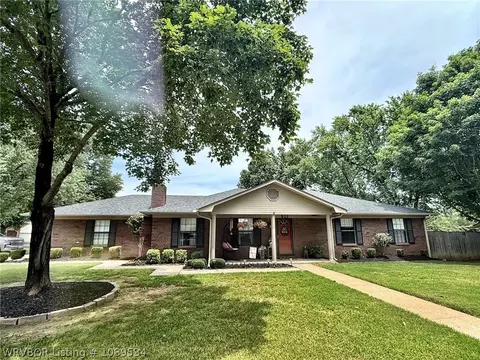 Exterior - 911 E Hazel St, Sallisaw, OK 74955 photo 4 of 9