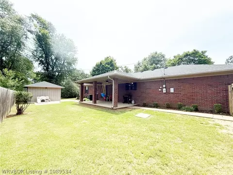 Exterior - 911 E Hazel St, Sallisaw, OK 74955 photo 9 of 9