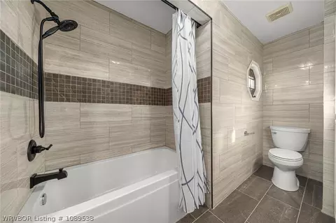 Bath - 3801 Webb Way, Fort Smith, AR 72916 photo 5 of 6
