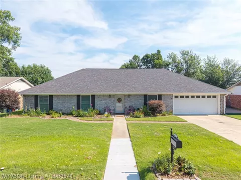 7207 Riviera Dr, Fort Smith, AR 72903