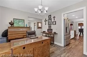 Entry Way - 7207 Riviera Dr, Fort Smith, AR 72903 photo 5 of 7