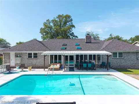 Exterior - 7207 Riviera Dr, Fort Smith, AR 72903 photo 3 of 4