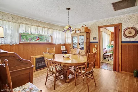 Dining - 163 4th St, Waldron, AR 72958 photo 2 of 3