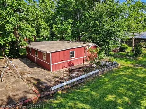 Exterior - 163 4th St, Waldron, AR 72958 photo 9 of 13