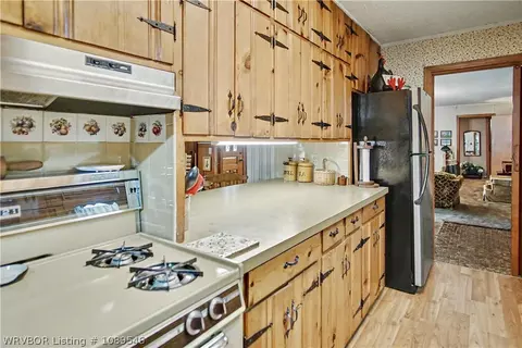 Kitchen - 163 4th St, Waldron, AR 72958 photo 5 of 5