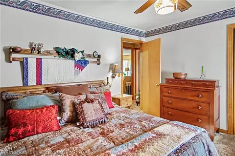 Bedroom - 163 4th St, Waldron, AR 72958 photo 5 of 8