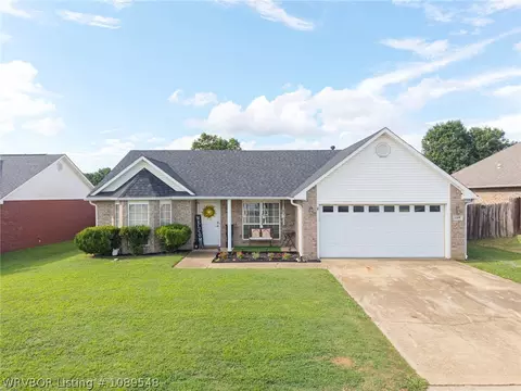 605 Apple Valley Dr, Fort Smith, AR 72908