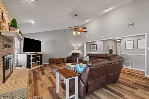 Living - 3016 S 105 St, Fort Smith, AR 72903 photo 1 of 2