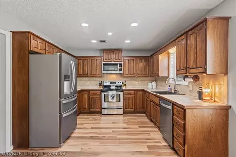 Kitchen - 3016 S 105 St, Fort Smith, AR 72903 photo 1 of 4