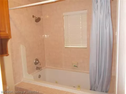 Bath - 9801 Croxted Rd, Fort Smith, AR 72908 photo 2 of 3