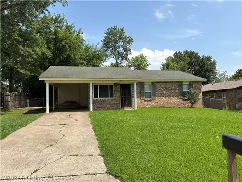415 42nd Cir, Van Buren, AR 72956