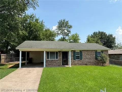 415 42nd Cir, Van Buren, AR 72956