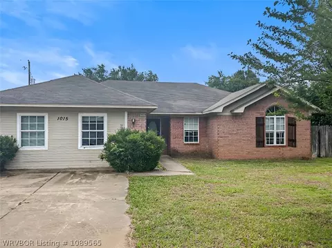 1015 N Daisy St, Greenwood, AR 72936