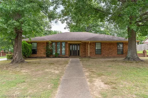 1424 10th St, Van Buren, AR 72956
