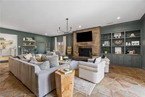 Living - 1720 Albert Pike, Fort Smith, AR 72903 photo 3 of 5