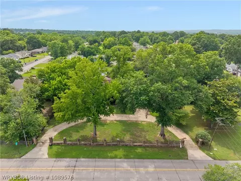View/Area - 1720 Albert Pike, Fort Smith, AR 72903 photo 1 of 6