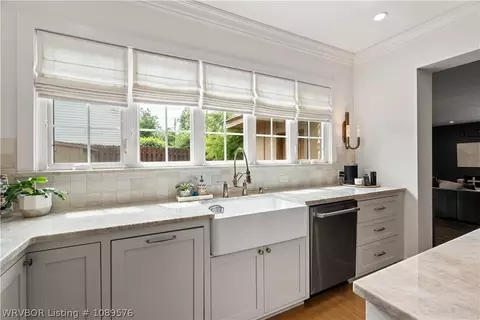 Kitchen - 1720 Albert Pike, Fort Smith, AR 72903 photo 3 of 4
