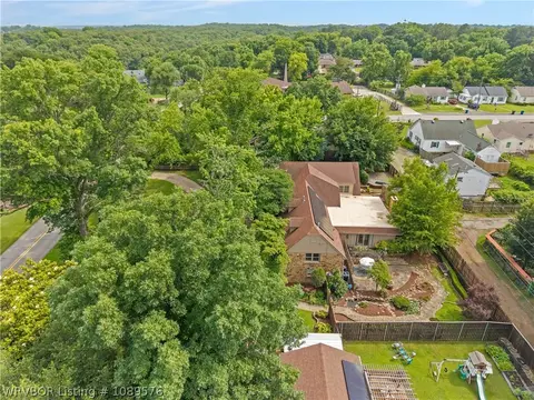 View/Area - 1720 Albert Pike, Fort Smith, AR 72903 photo 4 of 6