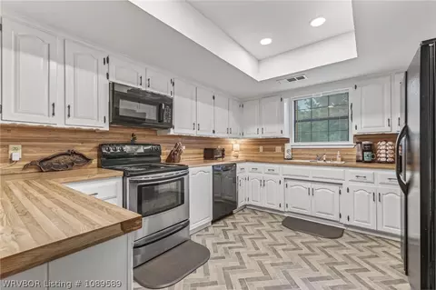 Kitchen - 9708 Belhaven Vw, Fort Smith, AR 72908 photo 1 of 4