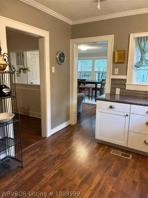 Entry Way - 2029 M St, Fort Smith, AR 72901 photo 2 of 4