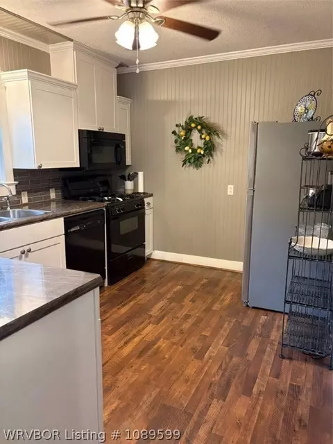 Kitchen - 2029 M St, Fort Smith, AR 72901 photo 2 of 2