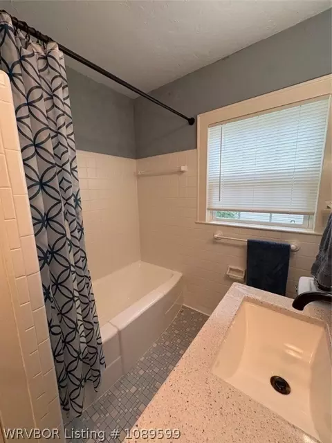Bath - 2029 M St, Fort Smith, AR 72901 photo 2 of 4