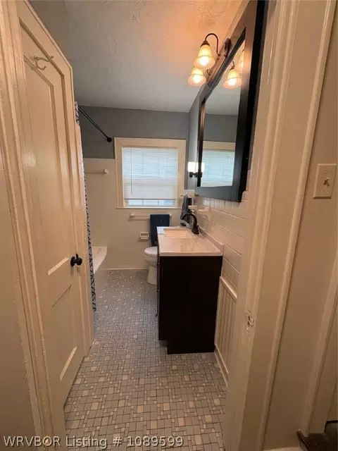 Bath - 2029 M St, Fort Smith, AR 72901 photo 3 of 4