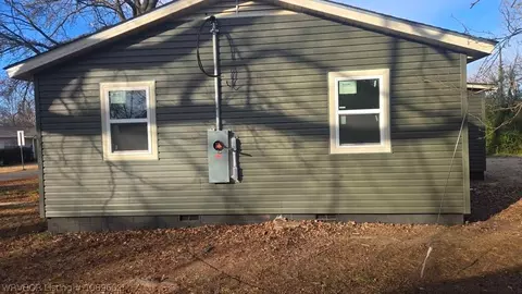 825 Mary Ave, Sallisaw, OK 74955