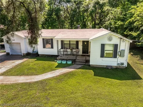 305 21st St, Van Buren, AR 72956