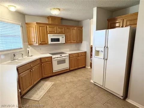 Kitchen - 5504 Chapen Dr, Fort Smith, AR 72916 photo 3 of 5
