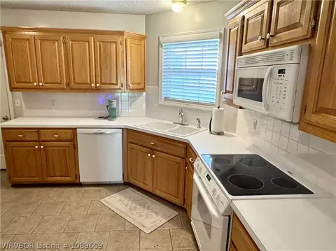 Kitchen - 5504 Chapen Dr, Fort Smith, AR 72916 photo 1 of 5
