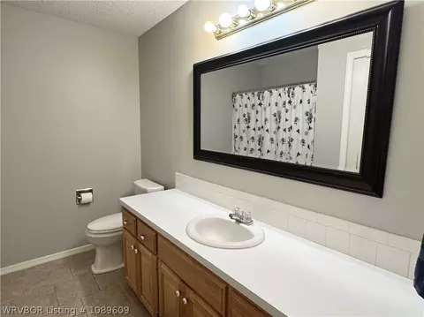 Bath - 5504 Chapen Dr, Fort Smith, AR 72916 photo 3 of 4