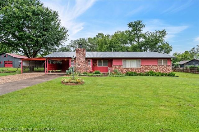 803 8th St, Barling, AR 72923