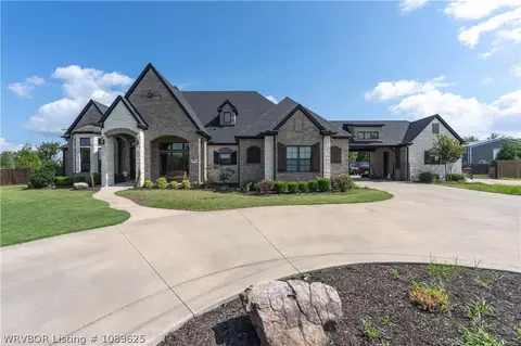 8811 Rosewood Dr, Fort Smith, AR 72903