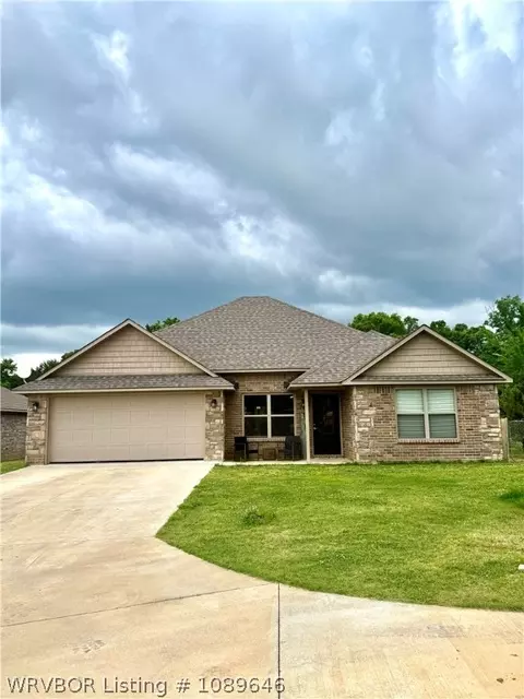 309 Arcadia Dr, Poteau, OK 74953