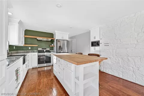 Kitchen - 7003 Dean Rd, Alma, AR 72921 photo 3 of 7