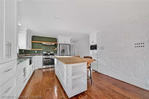 Kitchen - 7003 Dean Rd, Alma, AR 72921 photo 1 of 7