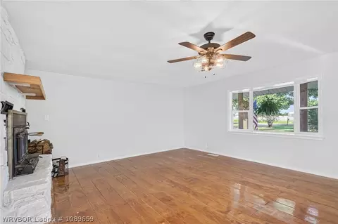 Living - 7003 Dean Rd, Alma, AR 72921 photo 2 of 5