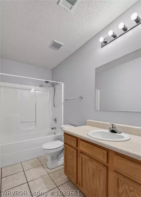 Bath - 1603 Eastgate Cir, Greenwood, AR 72936 photo 1 of 2