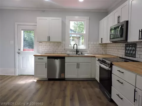 Kitchen - 705 N 8th St, Fort Smith, AR 72901 photo 3 of 5