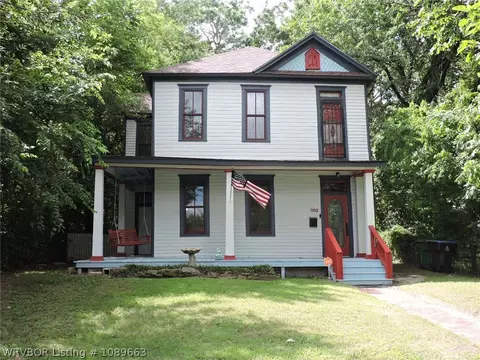 705 N 8th St, Fort Smith, AR 72901