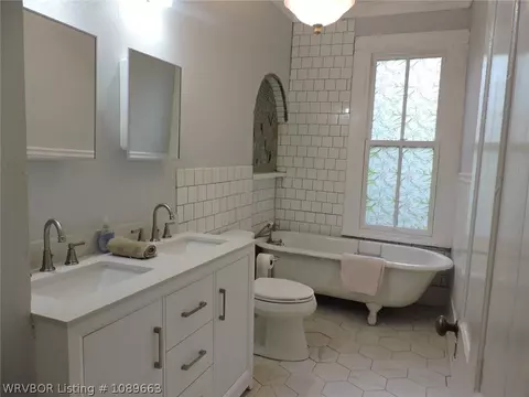 Bath - 705 N 8th St, Fort Smith, AR 72901 photo 2 of 4