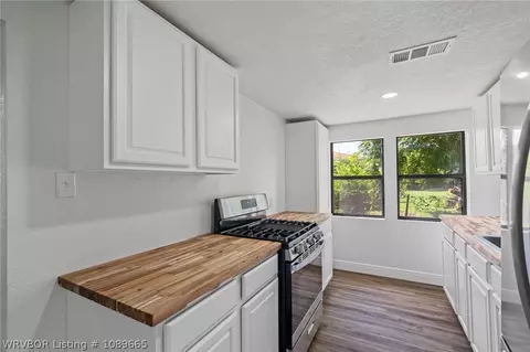 Kitchen - 4808 29th St, Fort Smith, AR 72901 photo 3 of 4