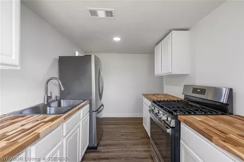 Kitchen - 4808 29th St, Fort Smith, AR 72901 photo 1 of 4