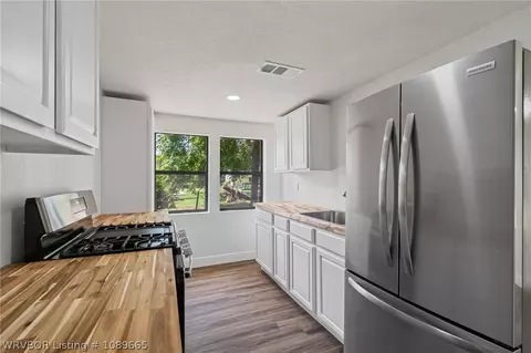 Kitchen - 4808 29th St, Fort Smith, AR 72901 photo 2 of 4